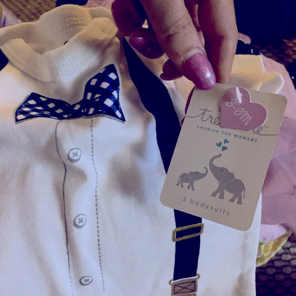 3-6 m onesie super cute and soft look like suspen